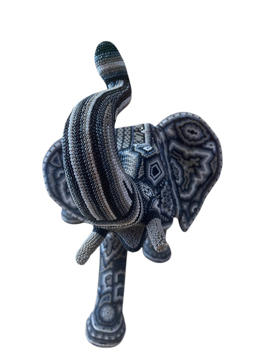 Eléphant doublé de perles ELEE03
