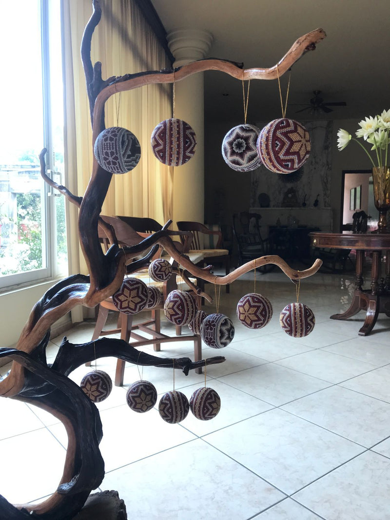 Sphères - Art Huichol